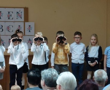 Występ uczniów naszej szkoły z okazji Dnia Babci i Dziadka - powiększ