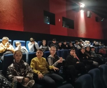 7 grudnia uczniowie naszej szkoły odwiedzili kino Helios w Kędzierzynie- Koźle - powiększ