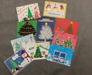 Kartki świąteczne wykonane przez uczniów naszej szkoły - powiększ